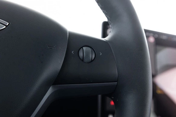 Tesla Model 3 - Afbeelding 22 van 30