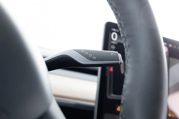 Tesla Model 3 - Afbeelding 23 van 30