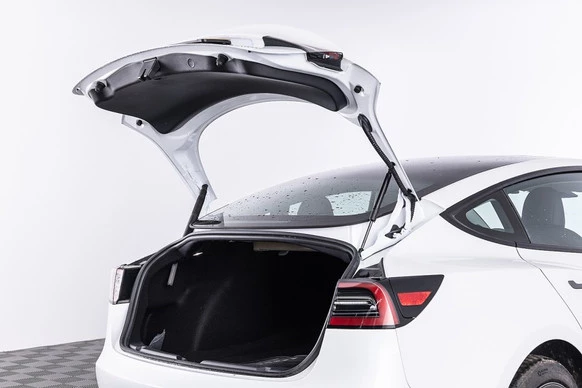 Tesla Model 3 - Afbeelding 29 van 30