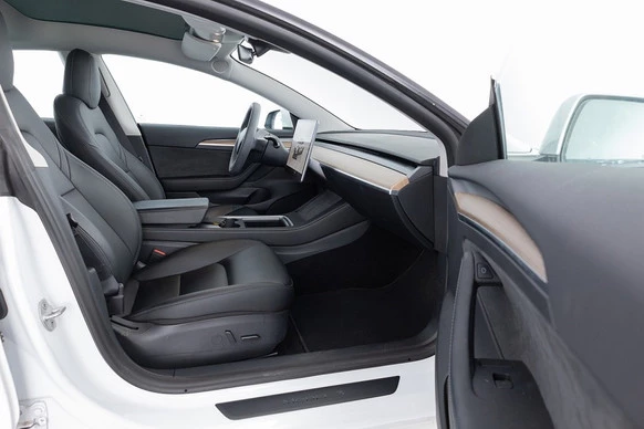 Tesla Model 3 - Afbeelding 7 van 30