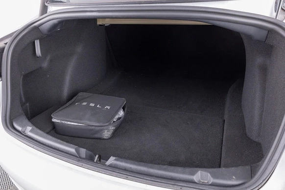 Tesla Model 3 - Afbeelding 23 van 30