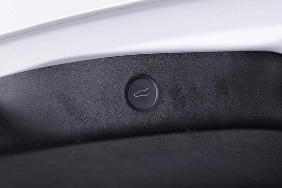 Tesla Model 3 - Afbeelding 24 van 30