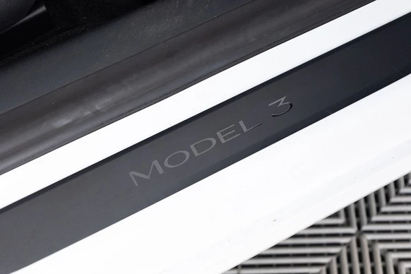 Tesla Model 3 - Afbeelding 10 van 30