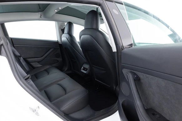 Tesla Model 3 - Afbeelding 11 van 30