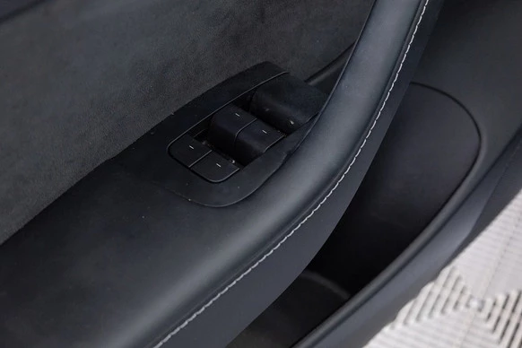 Tesla Model 3 - Afbeelding 13 van 30