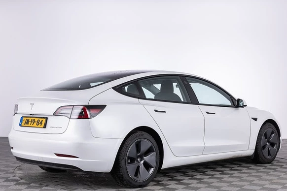 Tesla Model 3 - Afbeelding 29 van 30