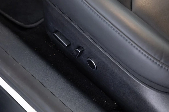 Tesla Model 3 - Afbeelding 14 van 30