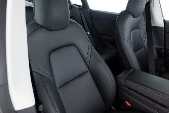 Tesla Model 3 - Afbeelding 5 van 30