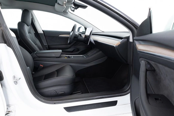 Tesla Model 3 - Afbeelding 7 van 30