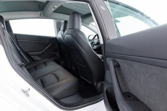 Tesla Model 3 - Afbeelding 11 van 30