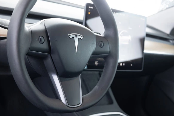 Tesla Model 3 - Afbeelding 14 van 30