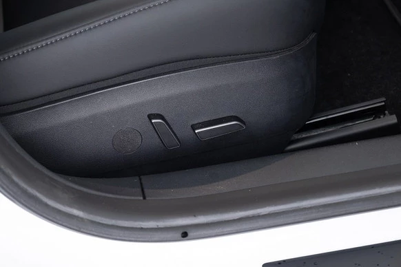 Tesla Model 3 - Afbeelding 7 van 30