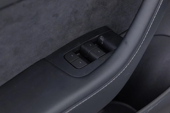 Tesla Model 3 - Afbeelding 11 van 30