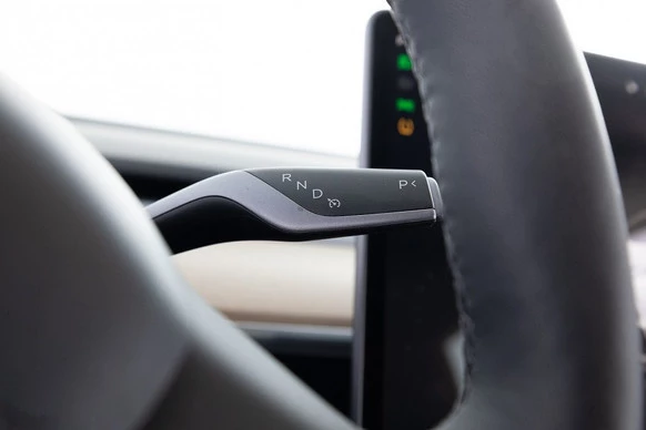 Tesla Model 3 - Afbeelding 22 van 30