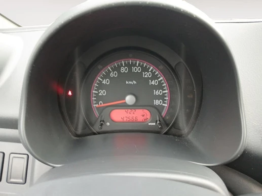 Suzuki Alto - Afbeelding 18 van 22