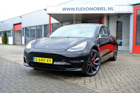 Tesla Model 3 - Afbeelding 1 van 30