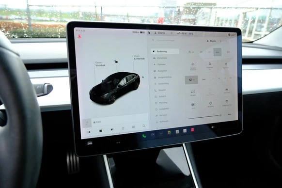 Tesla Model 3 - Afbeelding 13 van 30