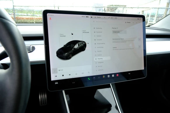 Tesla Model 3 - Afbeelding 18 van 30