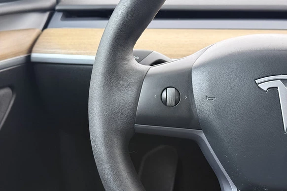 Tesla Model Y - Afbeelding 18 van 29