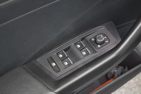 Volkswagen T-Roc - Afbeelding 14 van 30