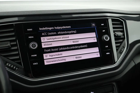 Volkswagen T-Roc - Afbeelding 23 van 30