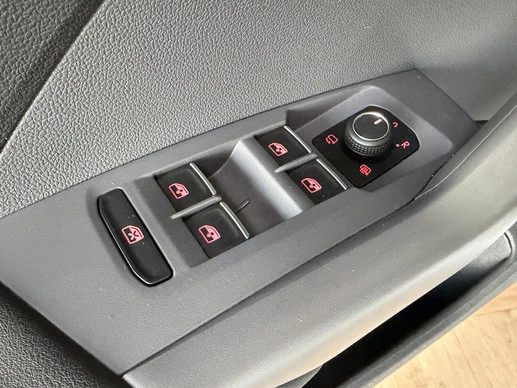 Volkswagen T-Cross - Afbeelding 27 van 30