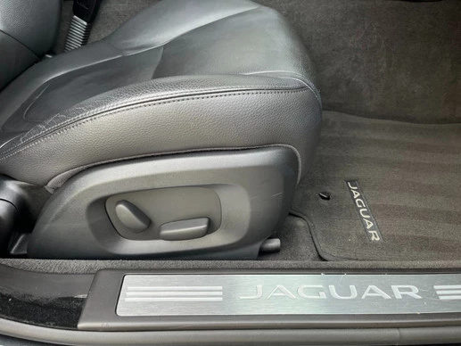 Jaguar XF - Afbeelding 16 van 30