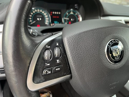 Jaguar XF - Afbeelding 25 van 30