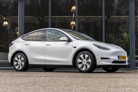 Tesla Model Y - Afbeelding 1 van 30