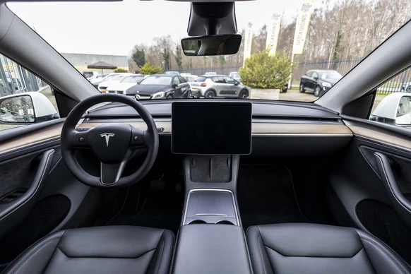 Tesla Model Y - Afbeelding 17 van 30