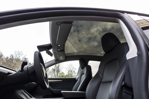Tesla Model Y - Afbeelding 22 van 30