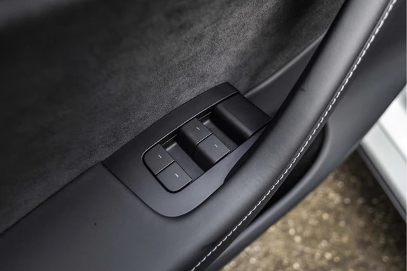 Tesla Model Y - Afbeelding 23 van 30