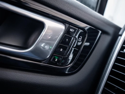 Porsche Cayenne - Afbeelding 14 van 30