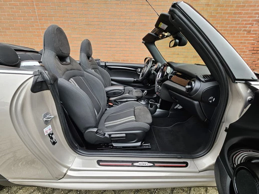 MINI Cooper S Cabrio - Afbeelding 25 van 30
