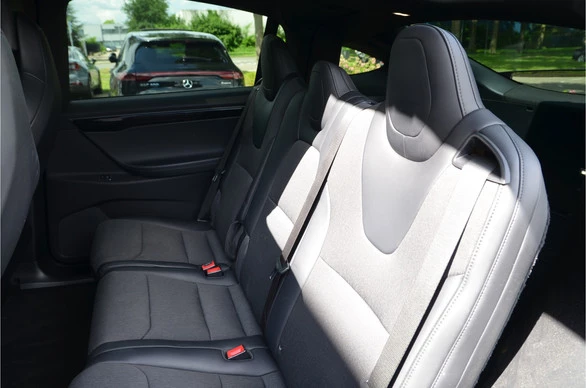 Tesla Model X - Afbeelding 15 van 30