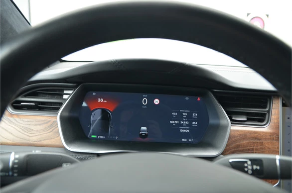 Tesla Model X - Afbeelding 19 van 30