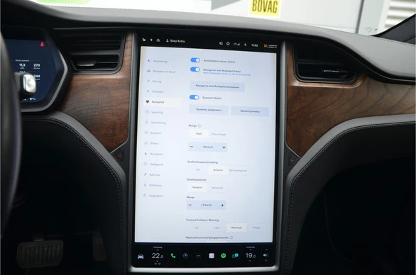 Tesla Model X - Afbeelding 23 van 30