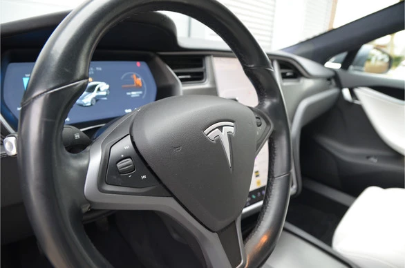 Tesla Model S - Afbeelding 15 van 30