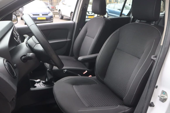 Dacia Logan - Afbeelding 6 van 30