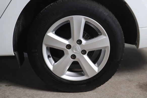 Dacia Logan - Afbeelding 28 van 30