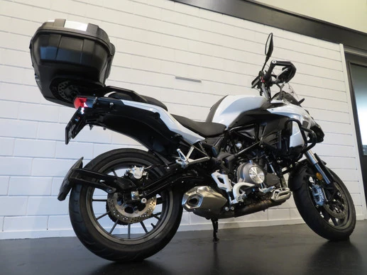 Benelli TRK - Afbeelding 12 van 13