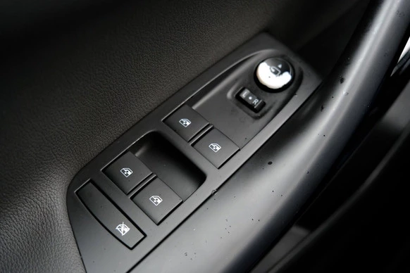 Opel Astra - Afbeelding 19 van 30