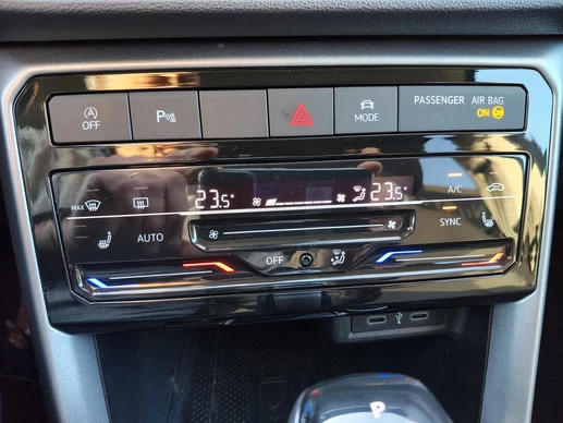 Volkswagen T-Cross - Afbeelding 27 van 30