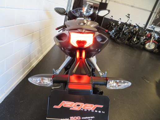 MV Agusta F3 - Afbeelding 9 van 16