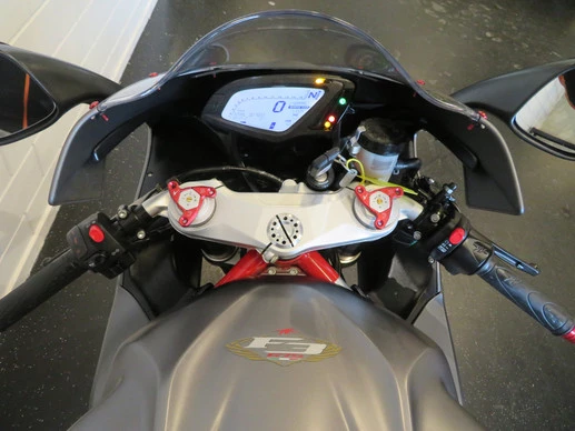 MV Agusta F3 - Afbeelding 10 van 16