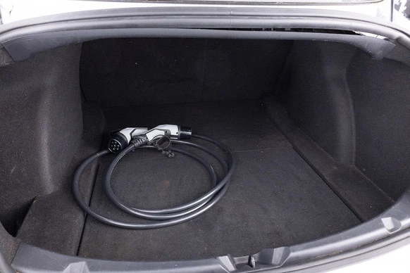 Tesla Model 3 - Afbeelding 9 van 29