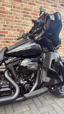 Harley-Davidson Street Glide - Afbeelding 9 van 17