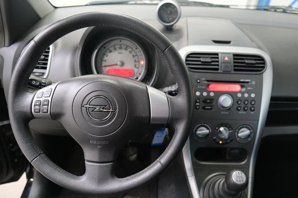 Opel Agila - Afbeelding 13 van 30