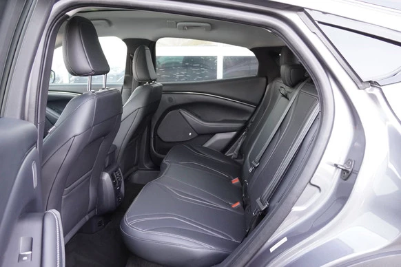 Ford Mustang Mach-E - Afbeelding 12 van 30