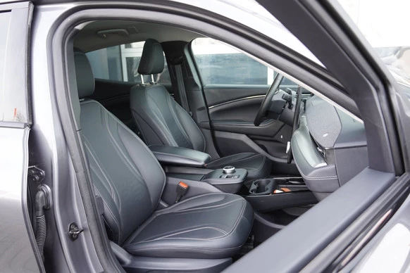 Ford Mustang Mach-E - Afbeelding 13 van 30